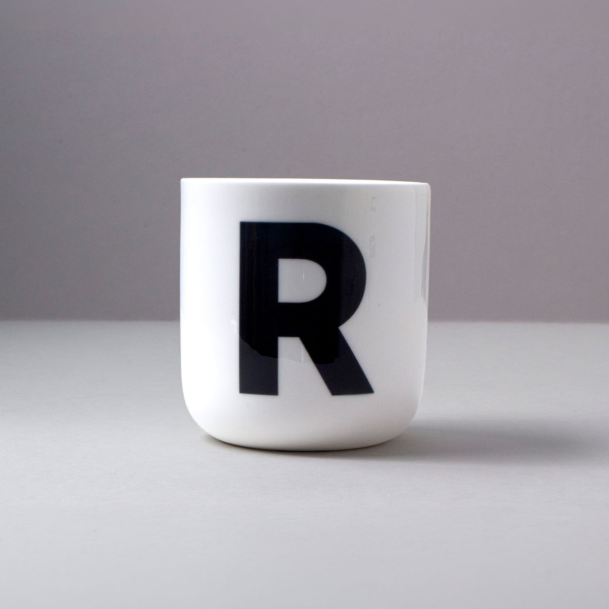 Classic letter - R (Mug)