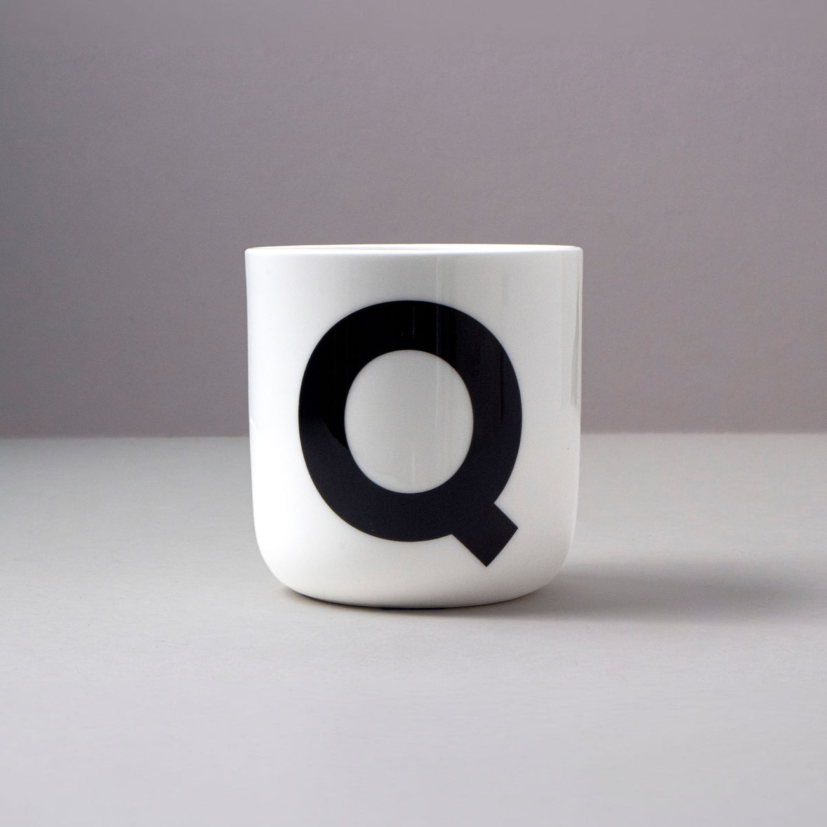 Classic letter - Q (Mug)