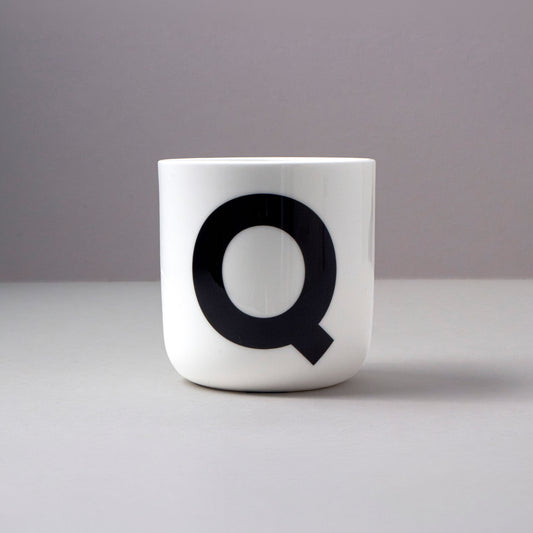 Classic letter - Q (Mug)