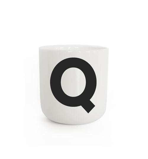 Classic letter - Q (Mug)